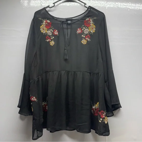 Torrid embroidered chiffon bell sleeve blouse  3X - Picture 2 of 10